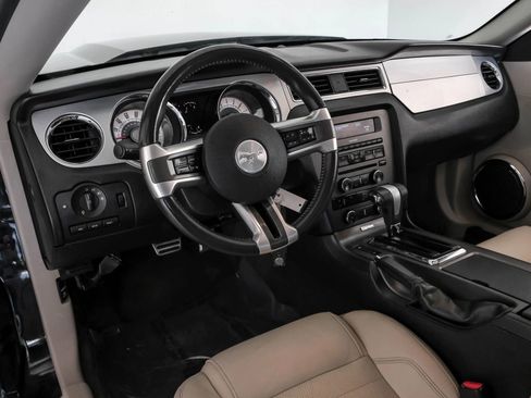 Used 2010 Ford Mustang GT image 2