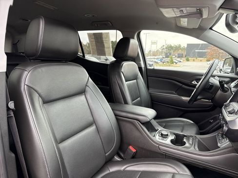 Used 2023 GMC Acadia SLT image 17