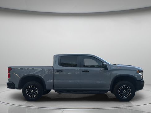 Used 2024 Chevrolet Silverado 1500 ZR2 w/ Technology Package AWD/4WD image 39