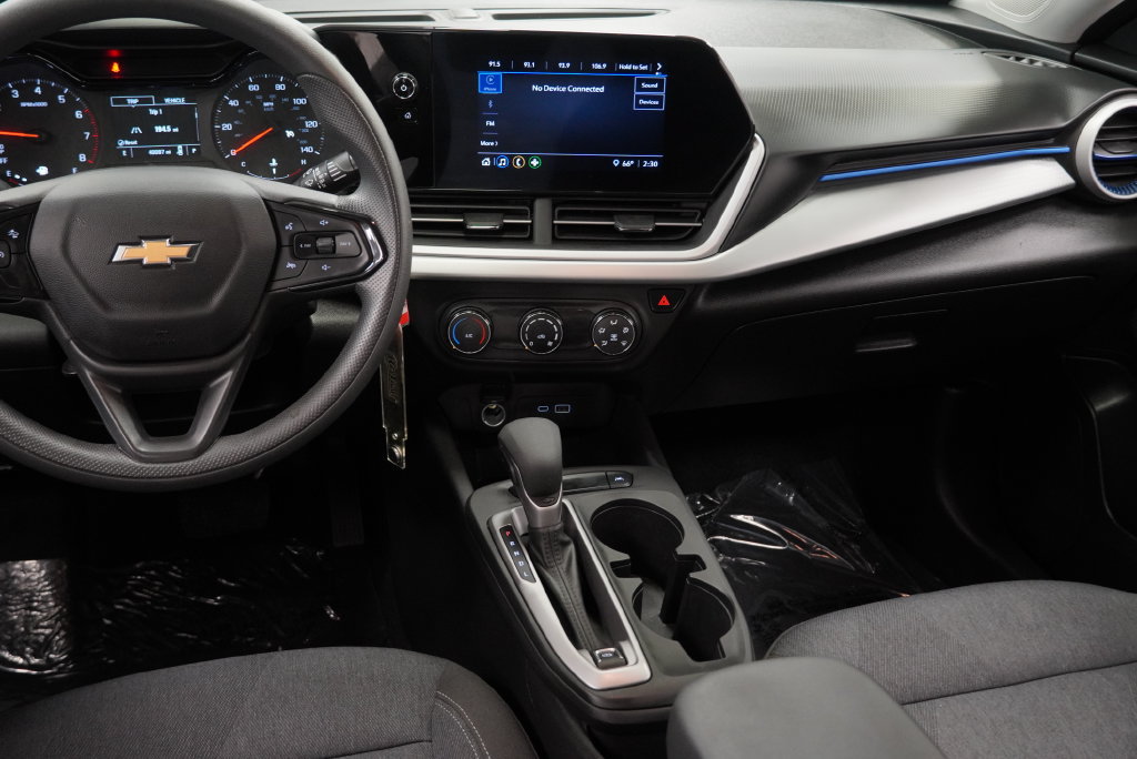 Used 2024 Chevrolet Trax LS w/ Driver Confidence Package FWD image 12