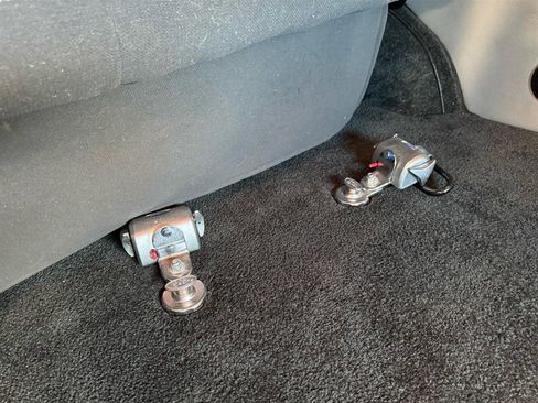 Used 2018 GMC Savana 2500 w/ Enhanced Convenience Package image 32