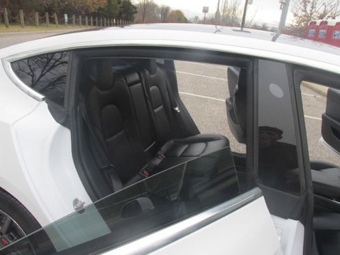 Used 2020 Tesla Model 3 image 64