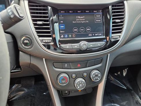 Used 2022 Chevrolet Trax LT w/ Redline Edition image 22