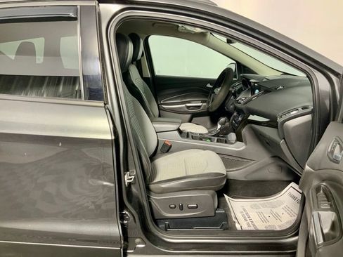 Used 2017 Ford Escape Titanium AWD/4WD image 34
