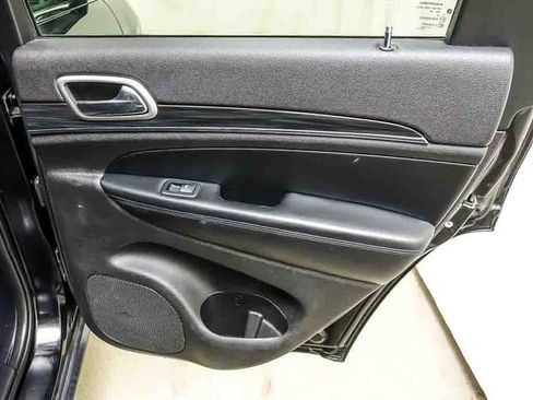 Used 2020 Jeep Grand Cherokee Limited AWD/4WD image 27