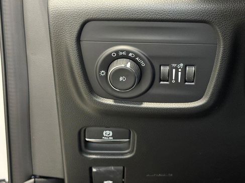 New 2025 Jeep Grand Cherokee Limited w/ Luxury Tech Group II image 34