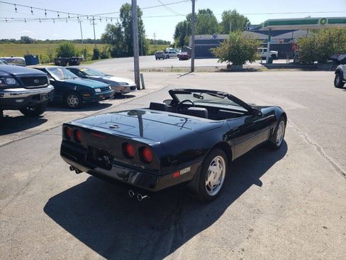 Used 1989 Chevrolet Corvette Convertible RWD image 20