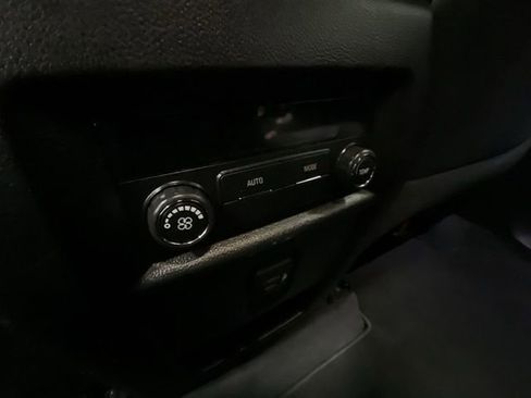 Used 2023 Chevrolet Traverse LT AWD/4WD image 20