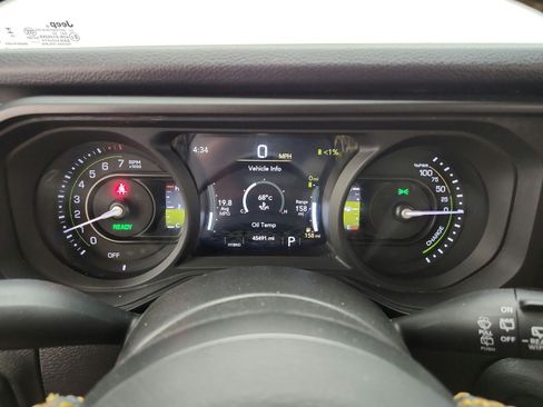 Used 2024 Jeep Wrangler Unlimited AWD/4WD image 9