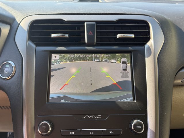 Used 2019 Ford Fusion SE FWD image 21
