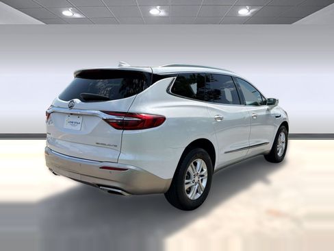 Certified 2018 Buick Enclave Essence FWD image 8