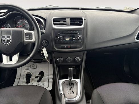 Used 2013 Dodge Avenger SXT image 13