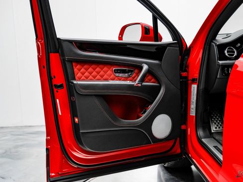 Used 2019 Bentley Bentayga image 85