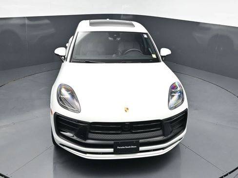 Used 2025 Porsche Macan AWD/4WD image 20