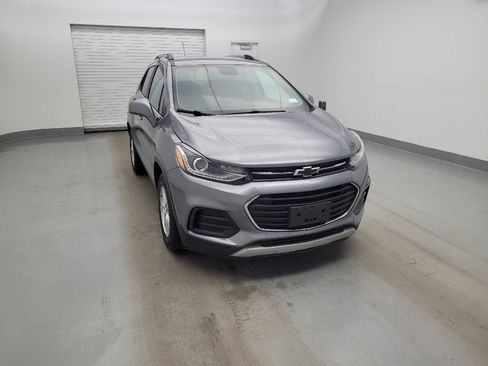 Used 2020 Chevrolet Trax LT w/ LT Convenience Package FWD image 14