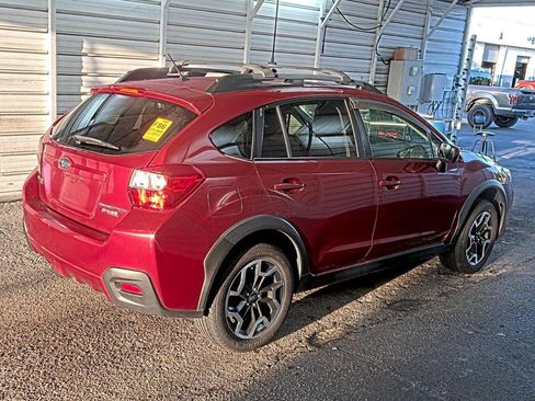 Used 2017 Subaru Crosstrek 2.0i Premium AWD/4WD image 2