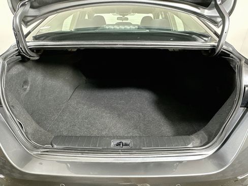 Used 2024 Nissan Sentra S FWD image 27