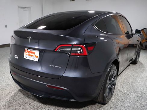 Used 2024 Tesla Model Y Long Range image 7