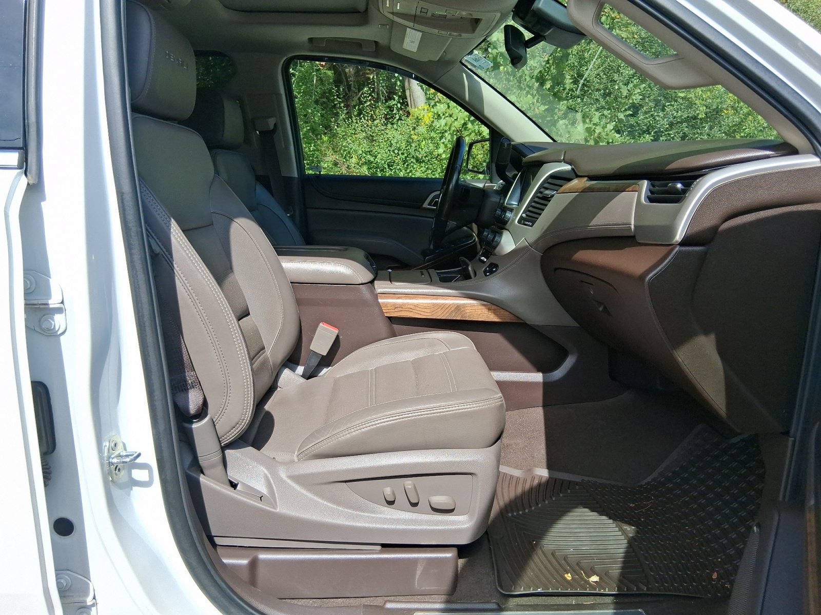Used 2020 GMC Yukon Denali w/ Denali Premium Package AWD/4WD image 11
