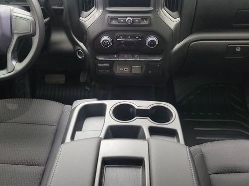 Used 2025 Chevrolet Silverado 2500 W/T image 18