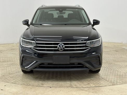 Used 2022 Volkswagen Tiguan SE w/ Panoramic Sunroof Package image 6