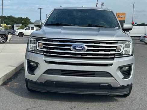 Used 2019 Ford Expedition Max XLT image 3