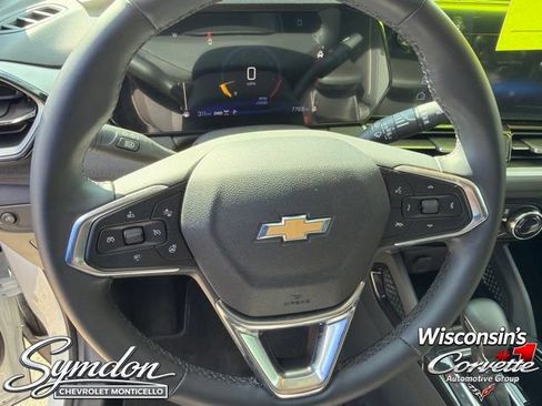 Used 2025 Chevrolet TrailBlazer LT w/ Convenience Package AWD/4WD image 12