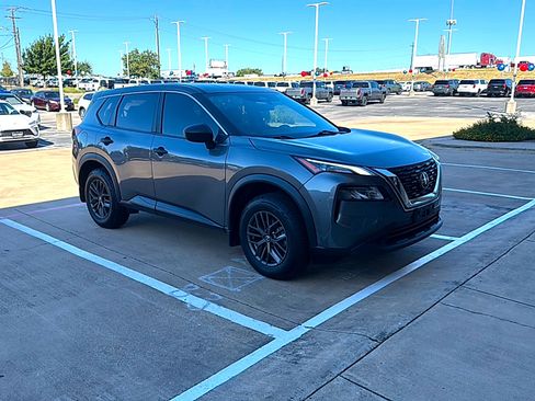 Used 2021 Nissan Rogue S FWD image 4