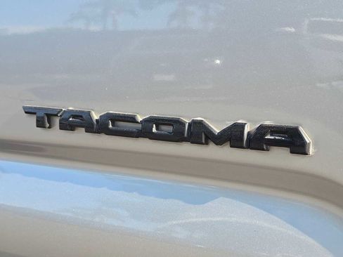 Used 2022 Toyota Tacoma TRD Sport w/ TRD Premium Sport Package RWD image 13