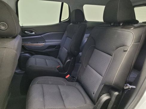 Used 2022 GMC Acadia SLE FWD image 18