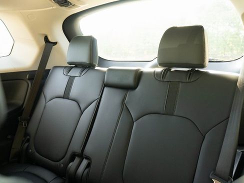 New 2025 Honda Pilot EX-L image 18