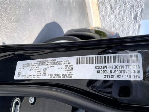 Used 2022 Jeep Compass Latitude FWD image 33