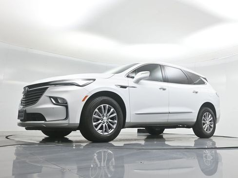 Used 2022 Buick Enclave Essence image 46