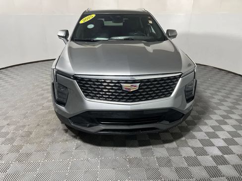 Used 2025 Cadillac XT4 Premium Luxury image 3