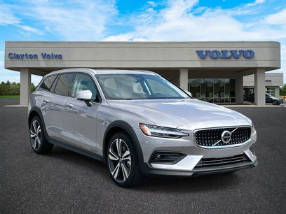 New 2026 Volvo V60 B5 Cross Country Plus w/ Protection Package Premier