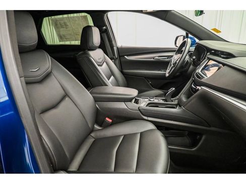 Used 2024 Cadillac XT5 Luxury FWD image 17