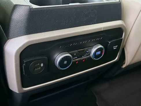 Certified 2022 Ford Expedition Limited image 13