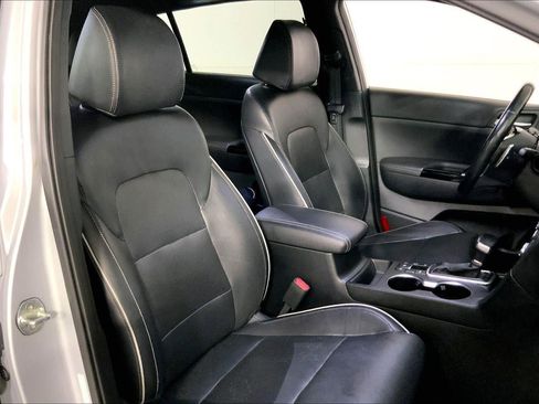 Certified 2022 Kia Sportage SX image 7