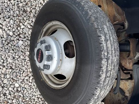 Used 2001 GMC Sierra 3500 SL image 14