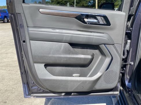 New 2026 Chevrolet Suburban LS w/ LPO, Dark Essentials Package image 27