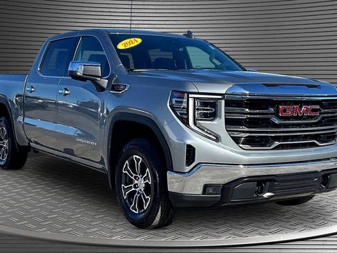 Used 2024 GMC Sierra 1500 SLT image 1