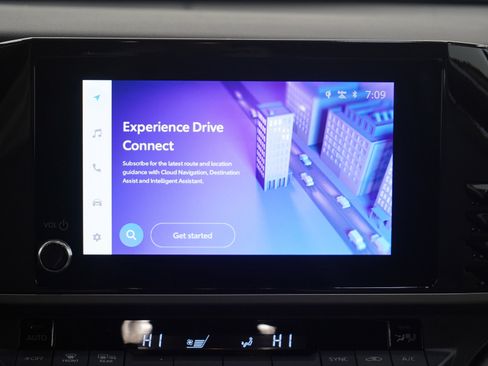 Used 2025 Toyota Camry SE image 15