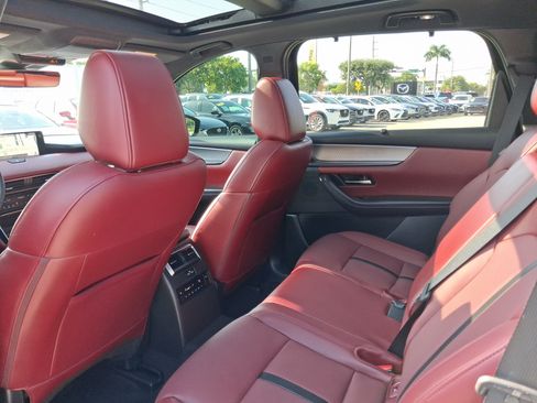 Certified 2025 MAZDA CX-70 3.3 Turbo S w/ Premium Package AWD/4WD image 7