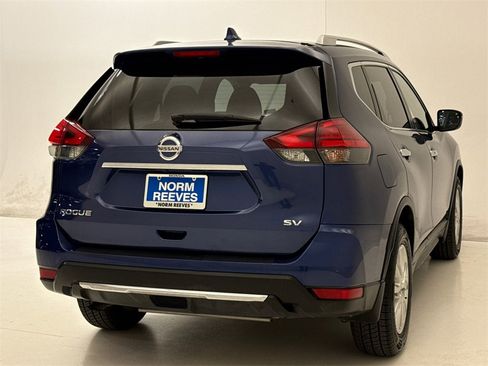 Used 2017 Nissan Rogue SV image 10