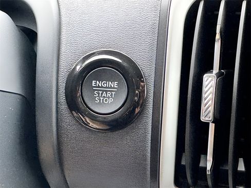 New 2025 Ford Expedition Active image 17