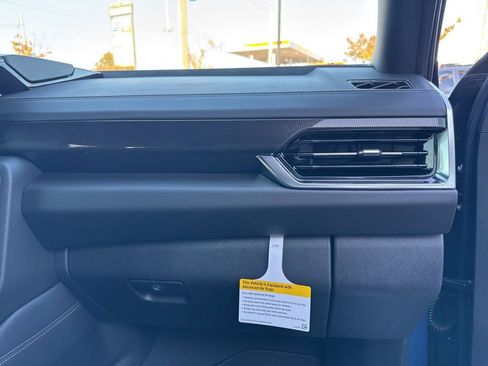 New 2026 GMC Yukon XL Elevation w/ LPO, Elevation Black Package image 23