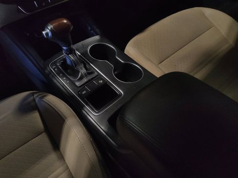 Used 2018 Kia Sorento LX image 26