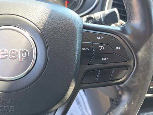 Used 2020 Jeep Cherokee Trailhawk w/ Cold Weather Group AWD/4WD image 14