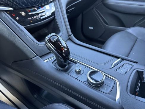 Used 2024 Cadillac XT6 Premium Luxury image 12
