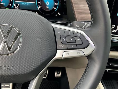 New 2025 Volkswagen Atlas SEL Premium R-Line image 19